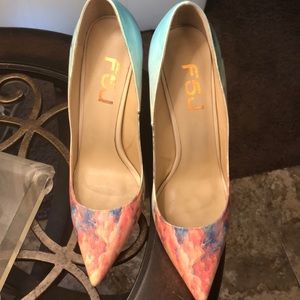 Like New F5J Tropical Heels